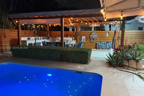 Casa en alquiler en Miami, Florida, 3 dormitorios, 188.41 m2 № 1986518 - foto 15