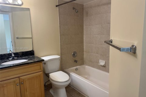 Condominio en alquiler en Coral Springs, Florida, 2 dormitorios, 91.42 m2 № 2030875 - foto 14