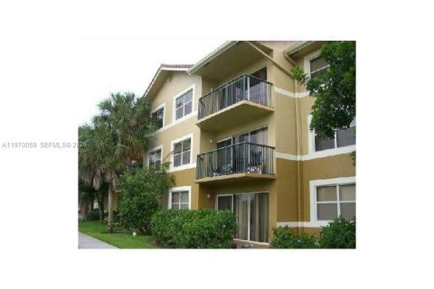 Condominio en Coral Springs, Florida, 2 dormitorios № 2030875