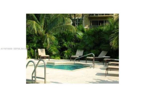 Condominio en alquiler en Coral Springs, Florida, 2 dormitorios, 91.42 m2 № 2030875 - foto 4