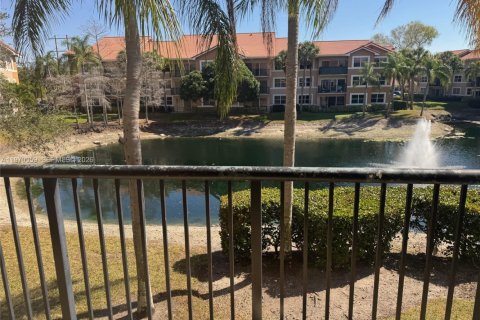 Condominio en alquiler en Coral Springs, Florida, 2 dormitorios, 91.42 m2 № 2030875 - foto 15