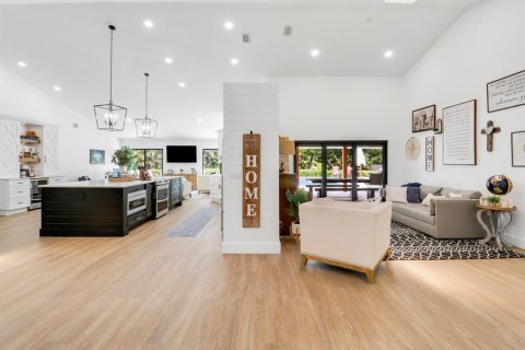 Villa ou maison à louer à Palm Beach Gardens, Floride: 4 chambres, 238.67 m2 № 2286100 - photo 6