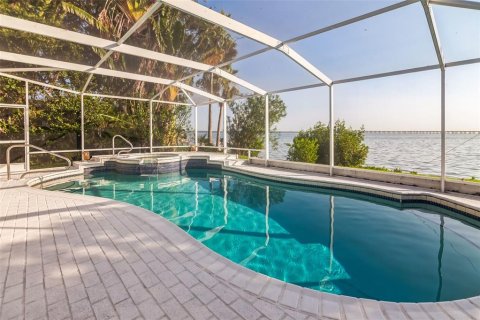Casa en alquiler en Clearwater, Florida, 4 dormitorios, 258.92 m2 № 1905792 - foto 1