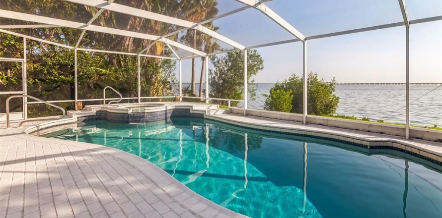 Casa en Clearwater, Florida 4 dormitorios, 258.92 m2 № 1905792