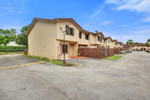 Adosado en venta en Miami, Florida, 2 dormitorios, 120.77 m2 № 1932456 - foto 6