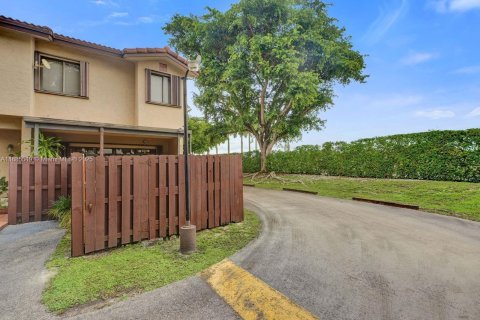 Adosado en venta en Miami, Florida, 2 dormitorios, 120.77 m2 № 1932456 - foto 3