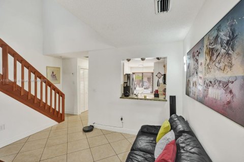 Adosado en venta en Miami, Florida, 2 dormitorios, 120.77 m2 № 1932456 - foto 18