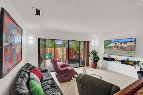 Adosado en venta en Miami, Florida, 2 dormitorios, 120.77 m2 № 1932456 - foto 13