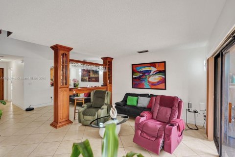 Adosado en venta en Miami, Florida, 2 dormitorios, 120.77 m2 № 1932456 - foto 15