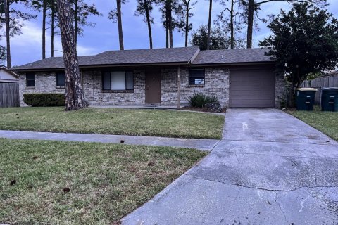 House in Jacksonville, Florida 3 bedrooms, 108.7 sq.m. № 879979 - photo 1