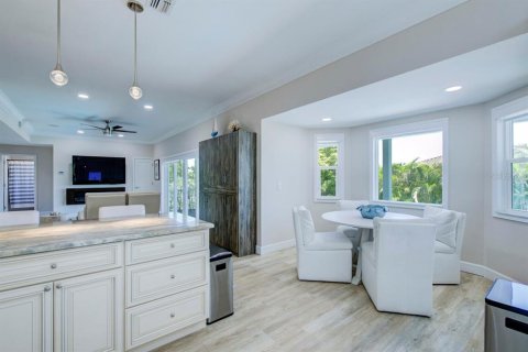 Casa en venta en Tierra Verde, Florida, 4 dormitorios, 315.87 m2 № 2290973 - foto 20