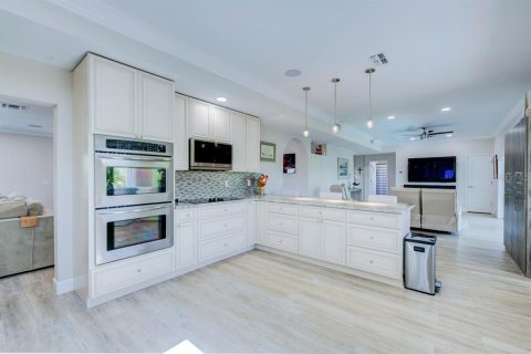 Casa en venta en Tierra Verde, Florida, 4 dormitorios, 315.87 m2 № 2290973 - foto 21