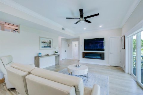 Casa en venta en Tierra Verde, Florida, 4 dormitorios, 315.87 m2 № 2290973 - foto 18