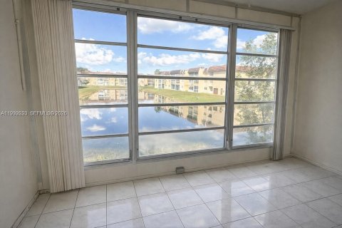 Купить кондоминиум в Санрайз, Флорида 2 спальни, 78.97м2, № 2066974 - фото 19