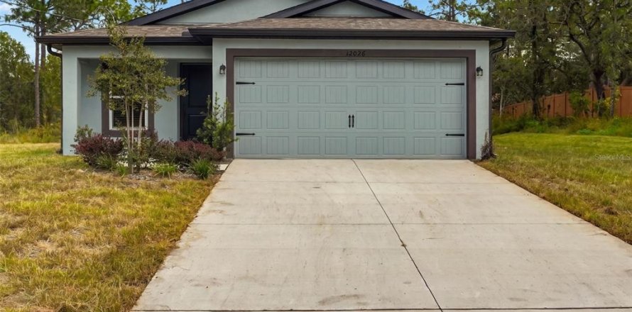 House in Weeki Wachee, Florida 2 bedrooms, 95.88 sq.m. № 2403709