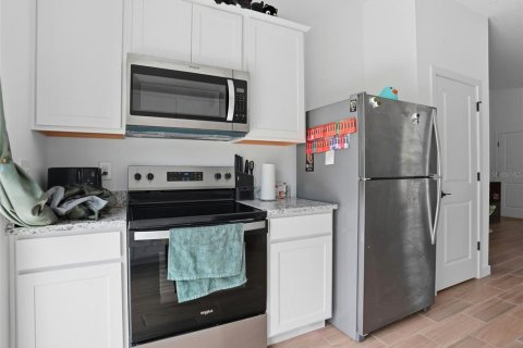 House in Weeki Wachee, Florida 2 bedrooms, 95.88 sq.m. № 2403709 - photo 7