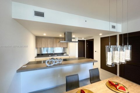 Appartement à louer à Miami, Floride: 1 chambre, 76.74 m2 № 1987685 - photo 2