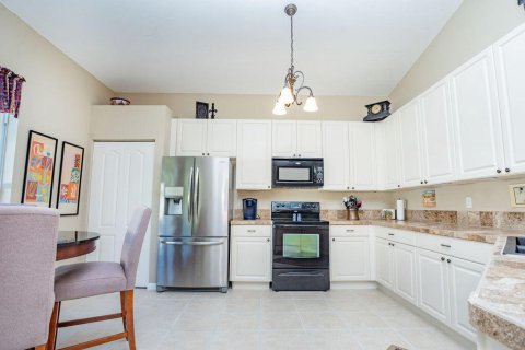Villa ou maison à vendre à St. Lucie, Floride: 3 chambres, 164.07 m2 № 2439193 - photo 10