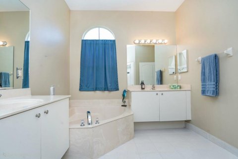 Villa ou maison à vendre à St. Lucie, Floride: 3 chambres, 164.07 m2 № 2439193 - photo 27