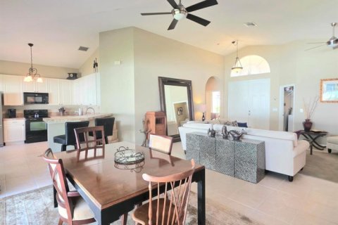 Villa ou maison à vendre à St. Lucie, Floride: 3 chambres, 164.07 m2 № 2439193 - photo 8