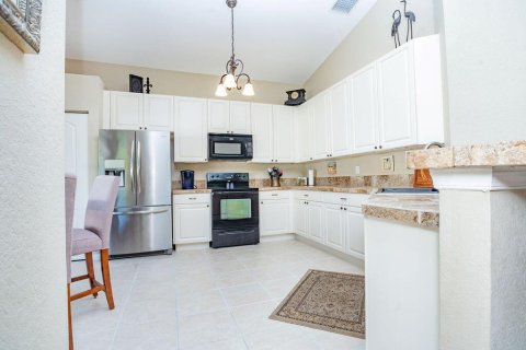 Villa ou maison à vendre à St. Lucie, Floride: 3 chambres, 164.07 m2 № 2439193 - photo 11