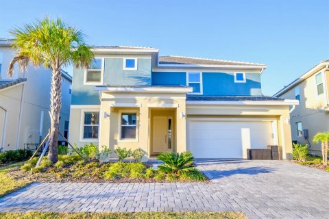 House in Kissimmee, Florida 8 bedrooms, 353.49 sq.m. № 1526817 - photo 1