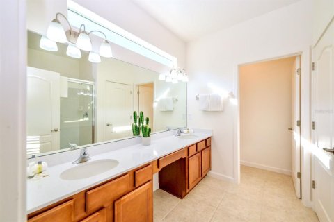 House in Kissimmee, Florida 8 bedrooms, 353.49 sq.m. № 1526817 - photo 18