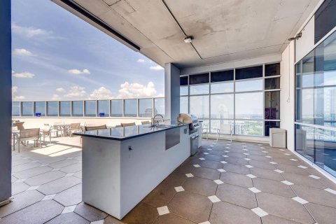 Condo in Orlando, Florida, 3 bedrooms  № 1917401 - photo 12