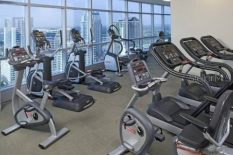 Condo in Orlando, Florida, 3 bedrooms  № 1917401 - photo 13