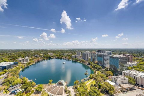 Condo in Orlando, Florida, 3 bedrooms  № 1917401 - photo 15