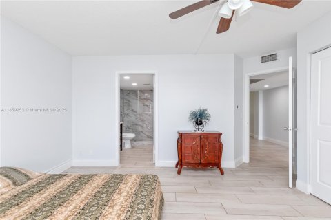 Condominio en venta en Pembroke Pines, Florida, 1 dormitorio, 97.08 m2 № 1892228 - foto 6