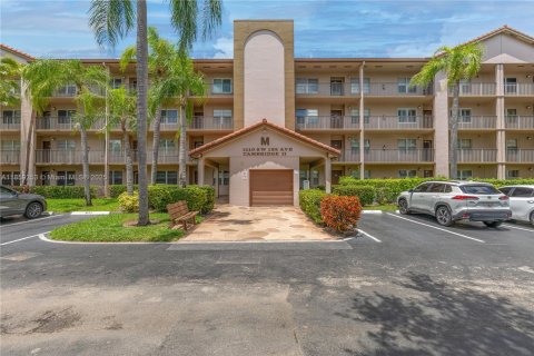 Condominio en venta en Pembroke Pines, Florida, 1 dormitorio, 97.08 m2 № 1892228 - foto 8