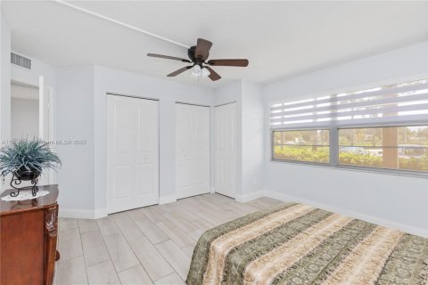 Condominio en venta en Pembroke Pines, Florida, 1 dormitorio, 97.08 m2 № 1892228 - foto 23