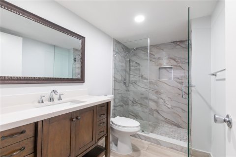 Condominio en venta en Pembroke Pines, Florida, 1 dormitorio, 97.08 m2 № 1892228 - foto 7
