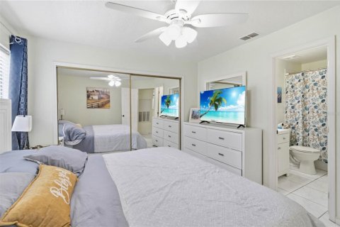 Купить кондоминиум в Кэсселберри, Флорида 6 комнат, 106.93м2, № 2229582 - фото 21