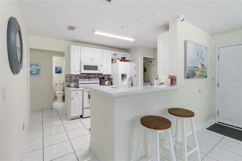 Купить кондоминиум в Кэсселберри, Флорида 6 комнат, 106.93м2, № 2229582 - фото 3