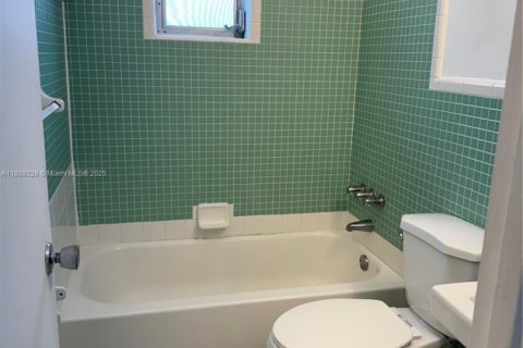 Appartement à louer à Fort Lauderdale, Floride: 1 chambre, 1277.87 m2 № 1752100 - photo 10