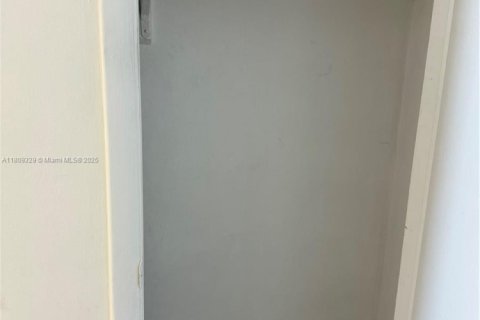 Appartement à louer à Fort Lauderdale, Floride: 1 chambre, 1277.87 m2 № 1752100 - photo 11