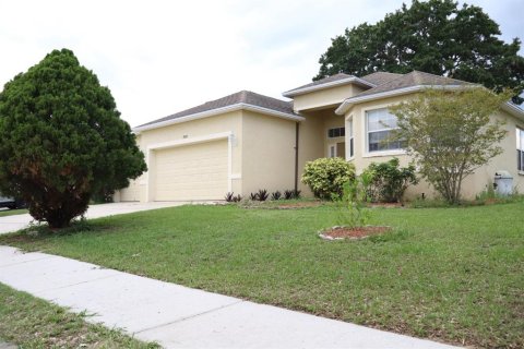 House in Lakeland, Florida 4 bedrooms, 172.89 sq.m. № 1765982 - photo 2