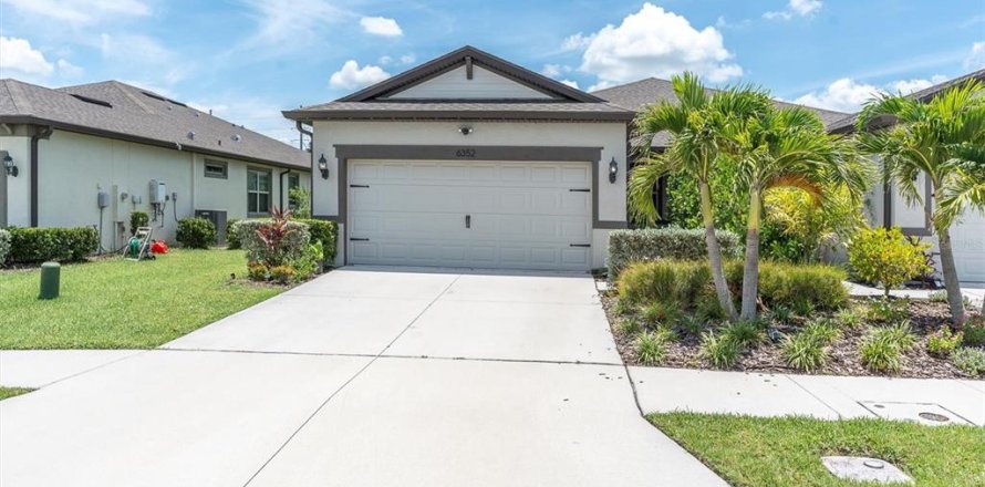 House in Apollo Beach, Florida 2 bedrooms, 147.16 sq.m. № 1827231