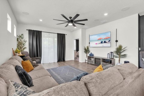 House in Apollo Beach, Florida 2 bedrooms, 147.16 sq.m. № 1827231 - photo 21