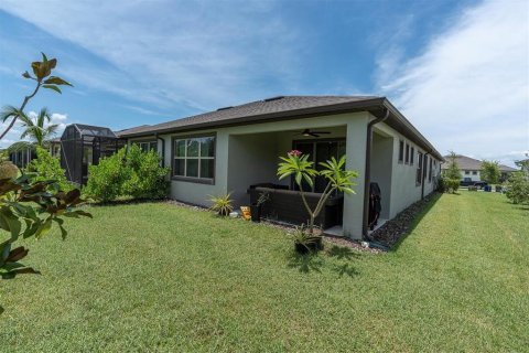 House in Apollo Beach, Florida 2 bedrooms, 147.16 sq.m. № 1827231 - photo 2