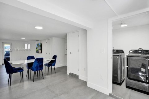 Casa en alquiler en El Portal, Florida, 4 dormitorios, 119.57 m2 № 1990769 - foto 12