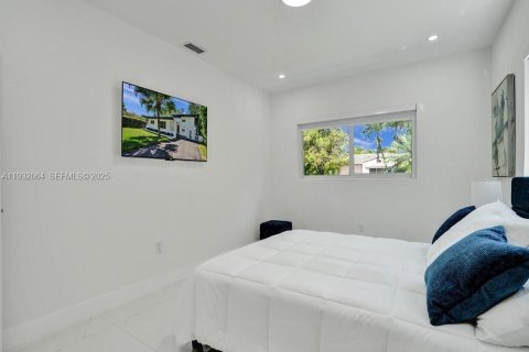 Casa en alquiler en El Portal, Florida, 4 dormitorios, 119.57 m2 № 1990769 - foto 16