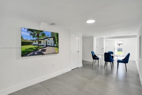 Casa en alquiler en El Portal, Florida, 4 dormitorios, 119.57 m2 № 1990769 - foto 13