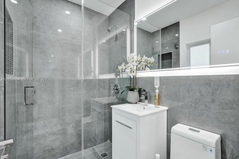 Casa en alquiler en El Portal, Florida, 4 dormitorios, 119.57 m2 № 1990769 - foto 27