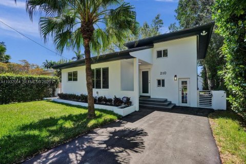 Casa en alquiler en El Portal, Florida, 4 dormitorios, 119.57 m2 № 1990769 - foto 1