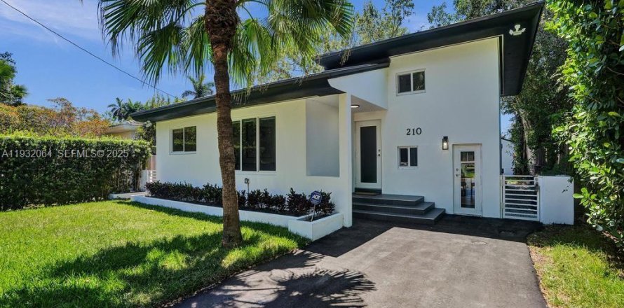 Casa en El Portal, Florida 4 dormitorios, 119.57 m2 № 1990769