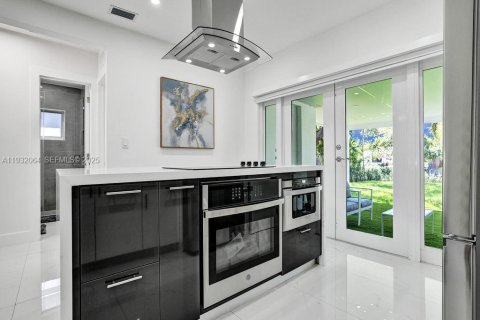 Casa en alquiler en El Portal, Florida, 4 dormitorios, 119.57 m2 № 1990769 - foto 11