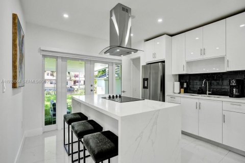 Casa en alquiler en El Portal, Florida, 4 dormitorios, 119.57 m2 № 1990769 - foto 7